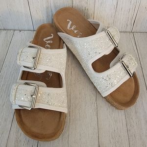 SUMMER SALE!!-GYPSY JAZZ/VERY G- PAULA WHITE GLITTER SLIDE ON SANDALS